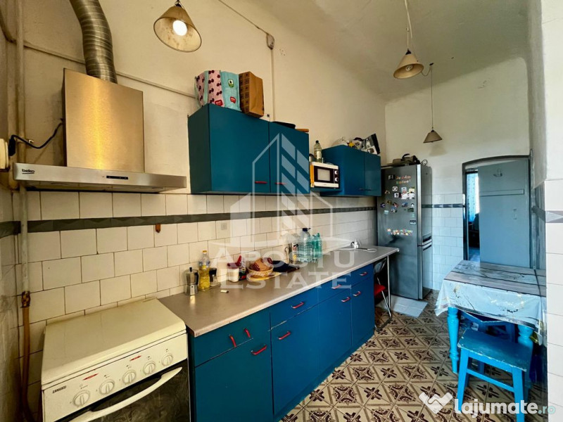 Apartament 3 camere,cladire istorica,centrala proprie in ... 