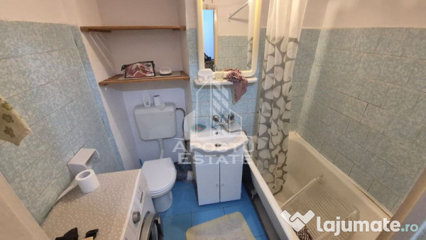 Apartament cu 3 camere, balcon, zona Sagului