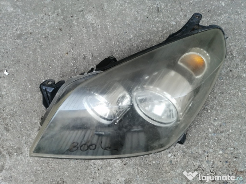 Faruri Opel Astra H 