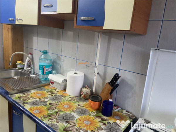 Apartament 3 camere , zona cartier Sud ,et 2/4 , decomandat