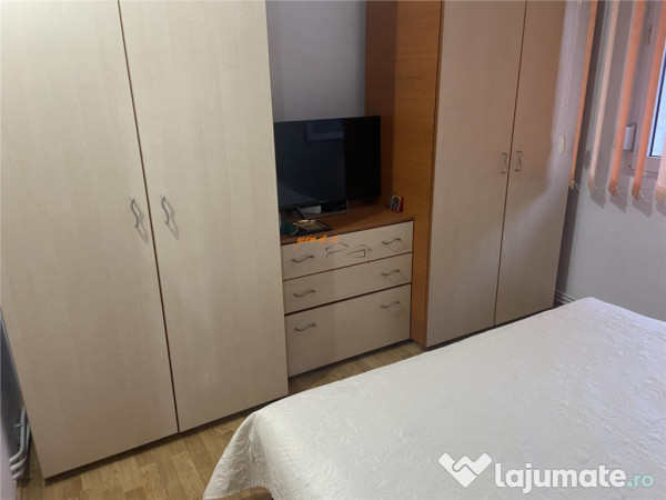 Apartament 3 camere , zona cartier Sud ,et 2/4 , decomandat