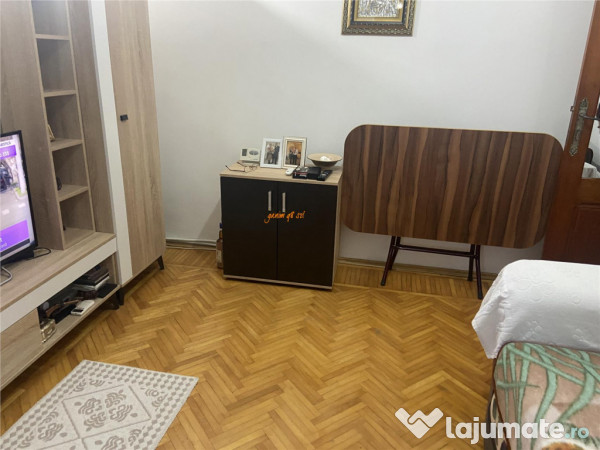 Apartament 3 camere , zona cartier Sud ,et 2/4 , decomandat