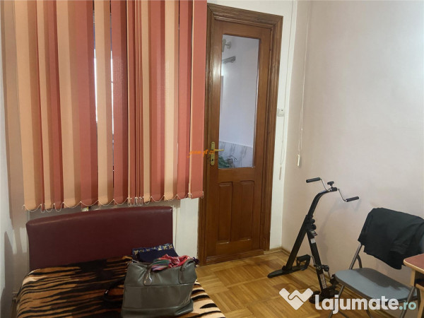Apartament 3 camere , zona cartier Sud ,et 2/4 , decomandat