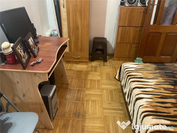 Apartament 3 camere , zona cartier Sud ,et 2/4 , decomandat