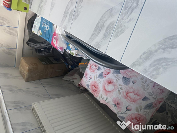 Apartament 3 camere , zona cartier Sud ,et 2/4 , decomandat