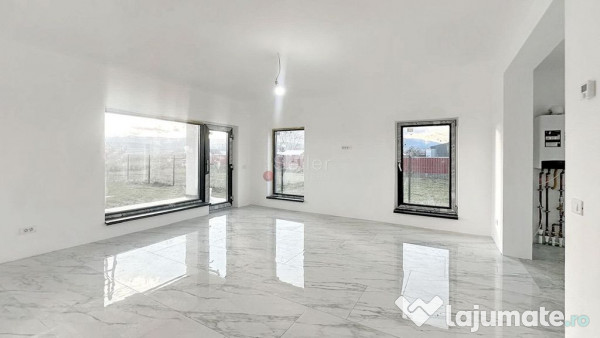 Curte Generoasa Compartimentare Practica