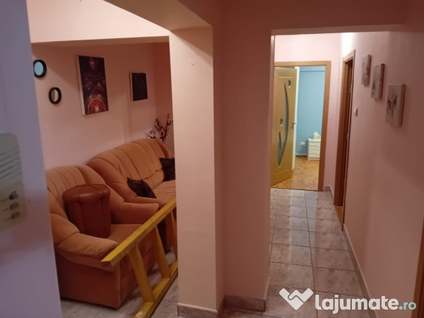 Apartament 3Camere Precista Scoala 10 la cheie mobilat 65mp etaj 4 pod 