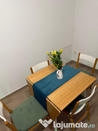 Set masa bucătărie cu 4 scaune