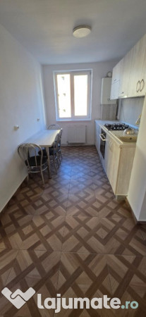 Apartament 2 camere de vanzare, zona Imparatul Traian 