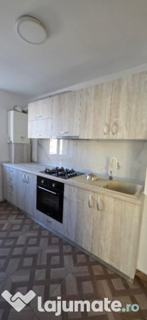 Apartament 2 camere de vanzare, zona Imparatul Traian 