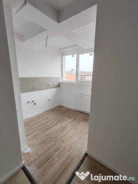 GARSONIERA METROU LEONIDA, MODERNA 