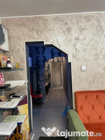 Apartament cu 4 camere zona 9 Mai 