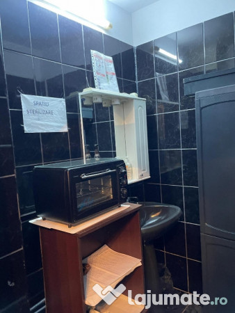 Apartament cu 4 camere zona 9 Mai 