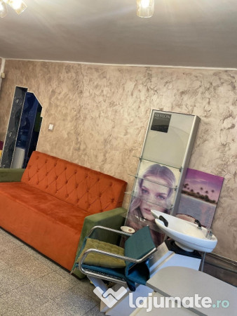 Apartament cu 4 camere zona 9 Mai 