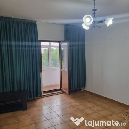 APARTAMENT DE VANZARE CU 3 CAMERE 