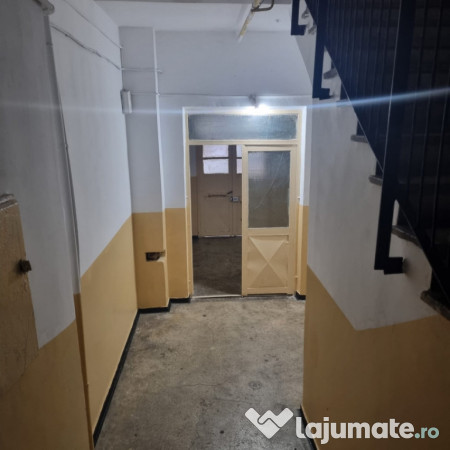 APARTAMENT DE VANZARE CU 3 CAMERE 