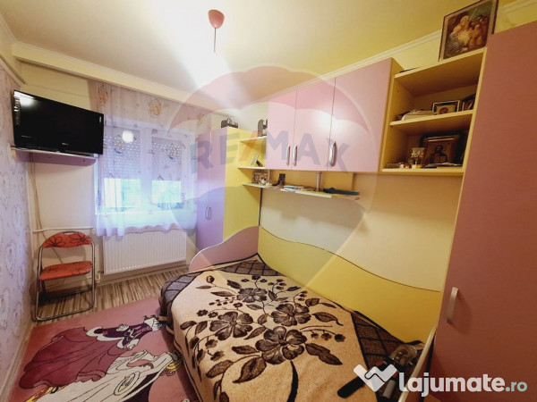 Apartament cu 3 camere de vânzare în zona Nufarul