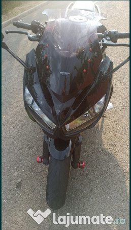 Motocicleta Kawasaki Z1000sx 