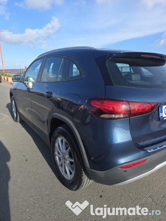 Mercedes-Benz GLA 200 d 
