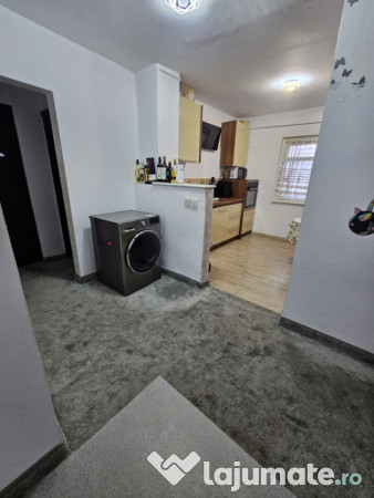 Apartament 2 camere de vanzare, in zona Trocadero - Constant