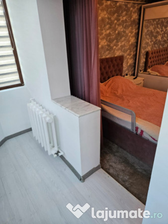 Apartament 2 camere de vanzare, in zona Trocadero - Constant