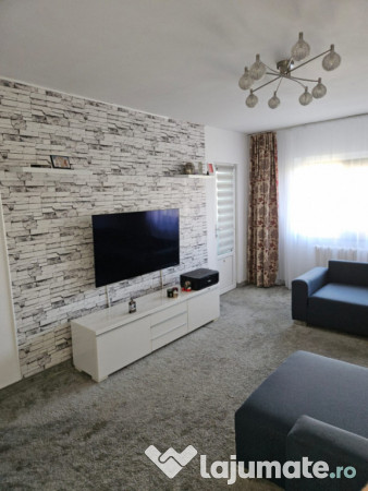 Apartament 2 camere de vanzare, in zona Trocadero - Constant