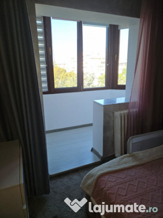 Apartament 2 camere de vanzare, in zona Trocadero - Constant