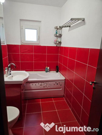 Apartament 2 camere de vanzare, in zona Trocadero - Constant