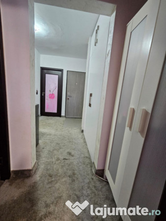 Apartament 2 camere de vanzare, in zona Trocadero - Constant