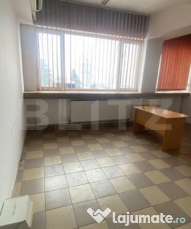 Spațiu de birou, 25 mp, zona P-ța 1 Mai 