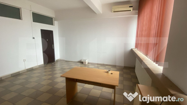 Spațiu de birou, 25 mp, zona P-ța 1 Mai 