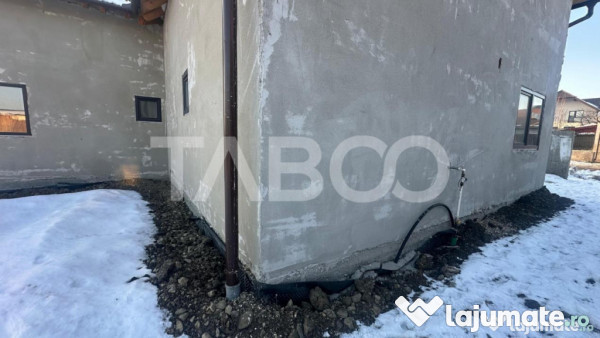 Casa de tip duplex 4 camere 140 mpu 2 bai zona Veterani in S 