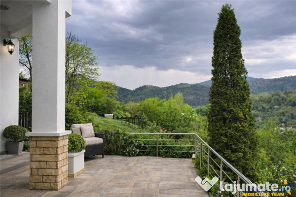 Vila in view panoramic Drumul Poienii, Brasov, 