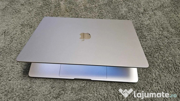 Apple MacBook Air 15" procesor M3, 8GB, 256GB SSD, Starlight 