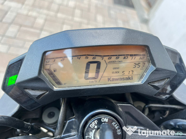 Motocicleta Kawasaki z125 2023 