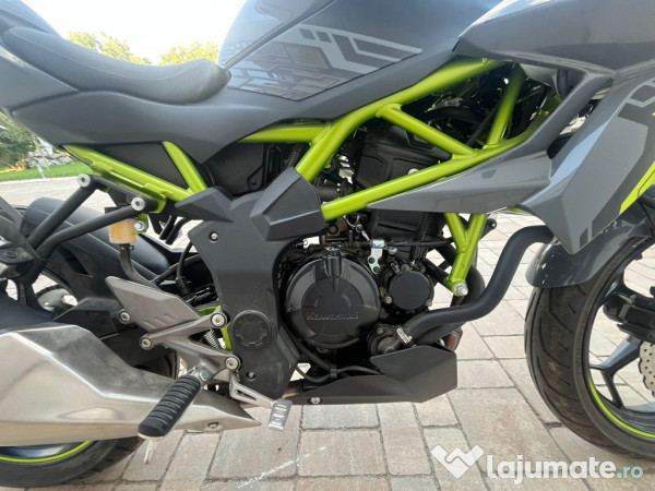 Motocicleta Kawasaki z125 2023 