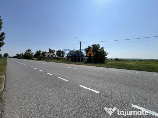 Teren 9969 mp, situat la E85, între două intrări pe au... 