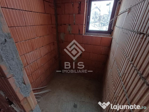 Casă individuală cu demisol, parter și etaj – 186mp