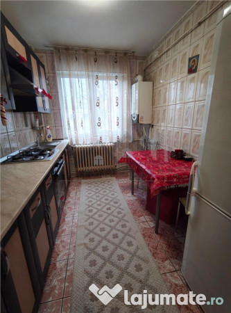 Apartament 2 camere Podu Ros zona Odeon