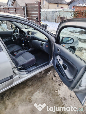 Nissan Almera 1.8 benzina + gpl 