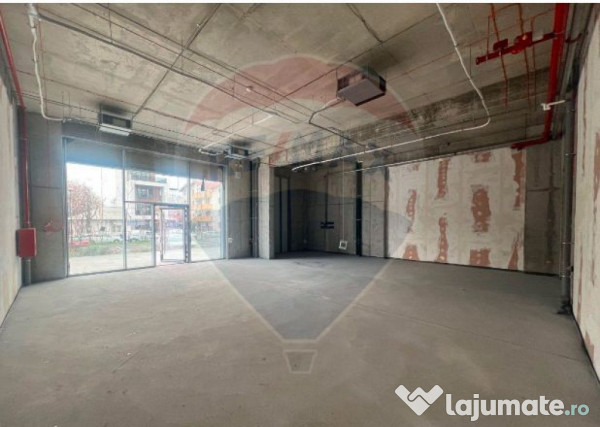 Investitie/vanzare spatiu comercial cu terasa si parcare 
