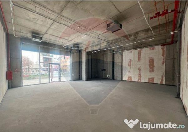 Investitie/vanzare spatiu comercial cu terasa si parcare 