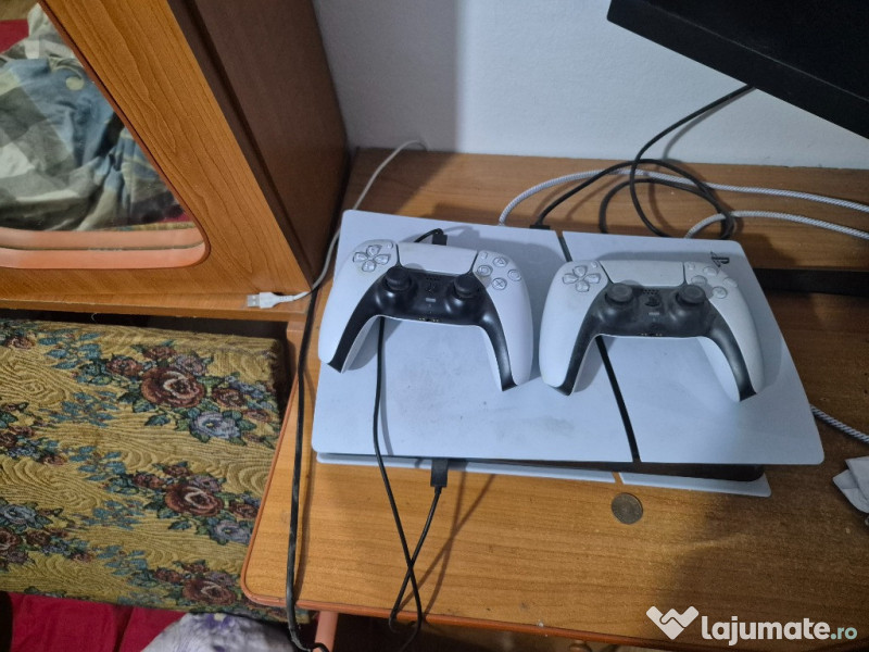 PS5 Disk Edition în stare foarte bună 