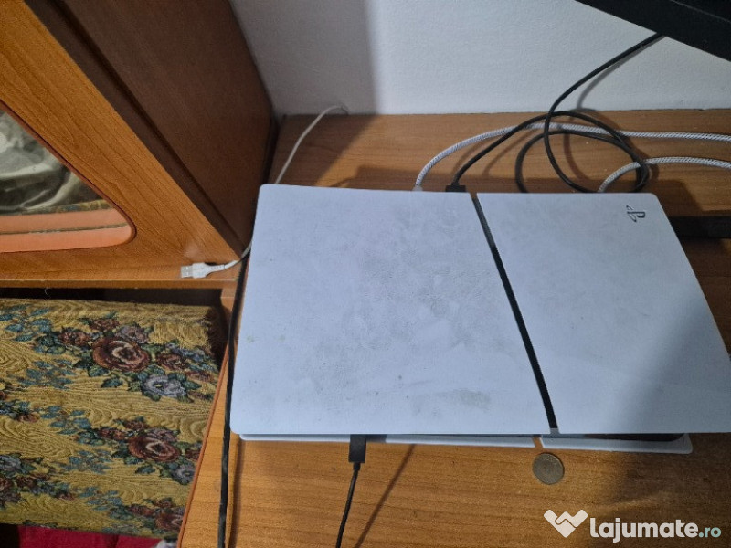 PS5 Disk Edition în stare foarte bună 