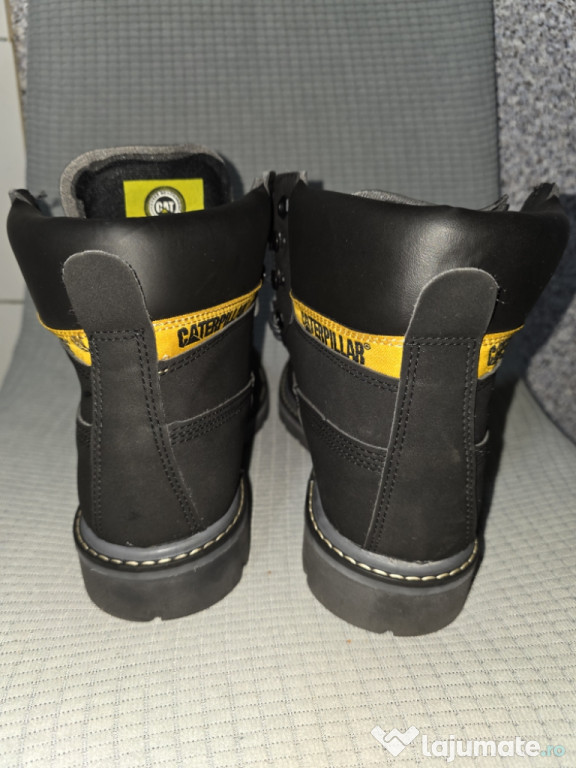 Ghete Insulete Caterpillar marimea 41 