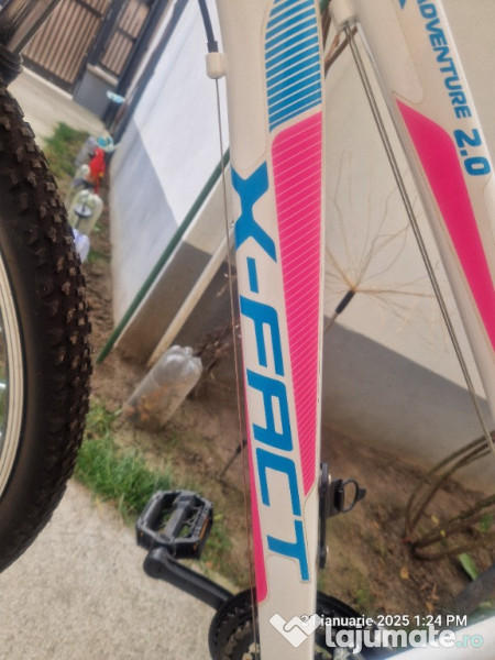 Bicicleta XFACT culoare albastru cu roz 