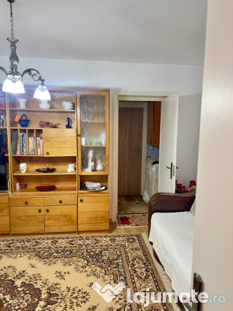 Apartament central cu 2 camere