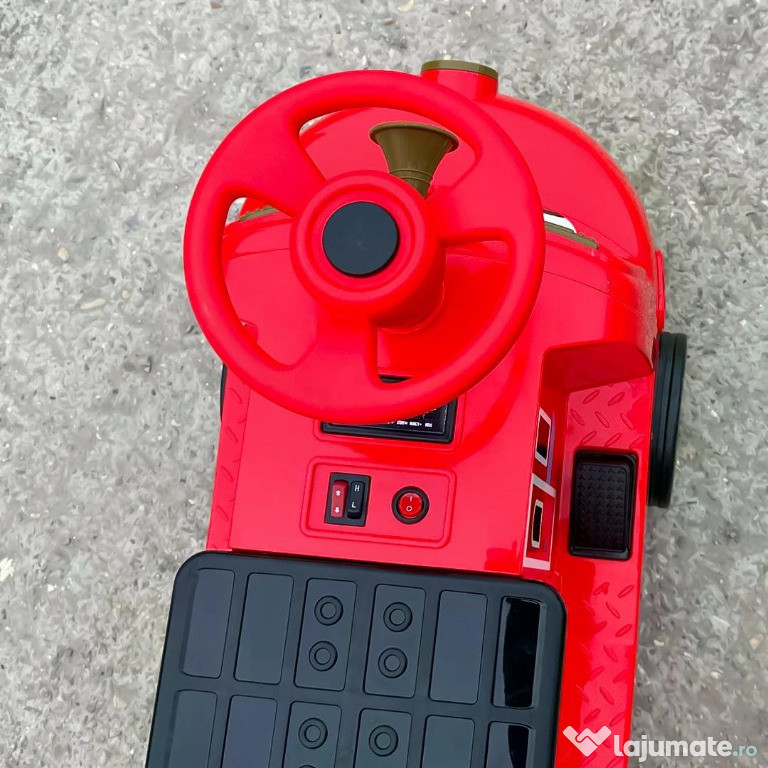 Trenulet electric CHUGGINGTON cu 2 vagoane, pt. 4 copii, 4x45W 12V RED 