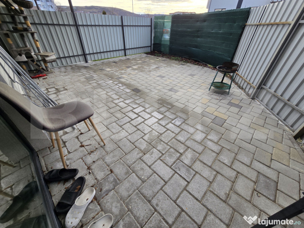 Apartament modern cu 3 camere, gradina si garaj, in Sannicoa 