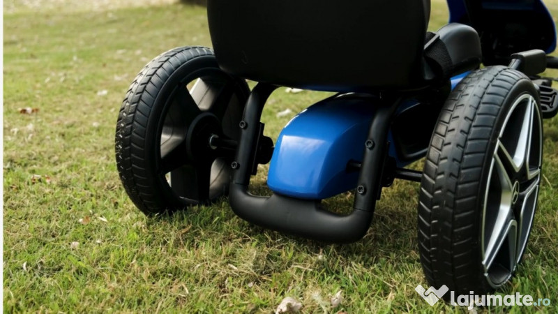 Masinuta cu pedale de Mercedes, pentru copii 4-9 ani 